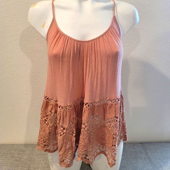 ASTR The Label Boho Crochet Tank Top - Picture 1 of 7